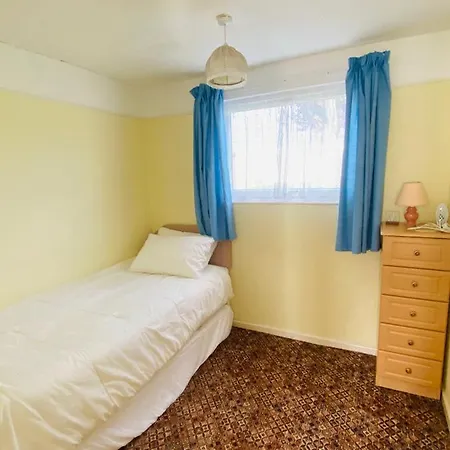 Quiet And Comfy 2- Bedroom Holiday Chalet, Walk To The Beach, Norfolk Грейт-Ярмут Экстерьер фото