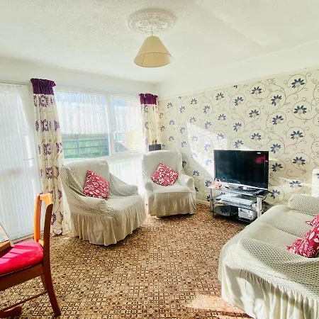 Quiet And Comfy 2- Bedroom Holiday Chalet, Walk To The Beach, Norfolk Грейт-Ярмут Экстерьер фото