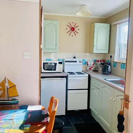 Quiet And Comfy 2- Bedroom Holiday Chalet, Walk To The Beach, Norfolk Грейт-Ярмут Экстерьер фото