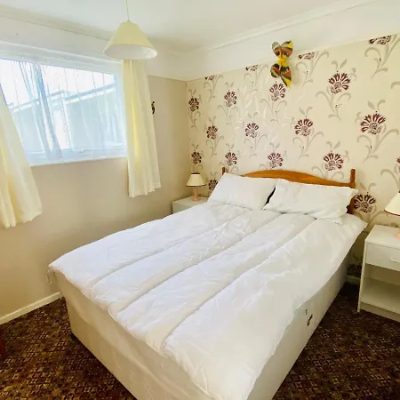 Quiet And Comfy 2- Bedroom Holiday Chalet, Walk To The Beach, Norfolk Грейт-Ярмут Экстерьер фото