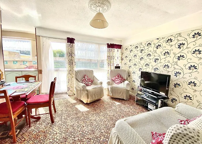 Quiet And Comfy 2- Bedroom Holiday Chalet, Walk To The Beach, Norfolk