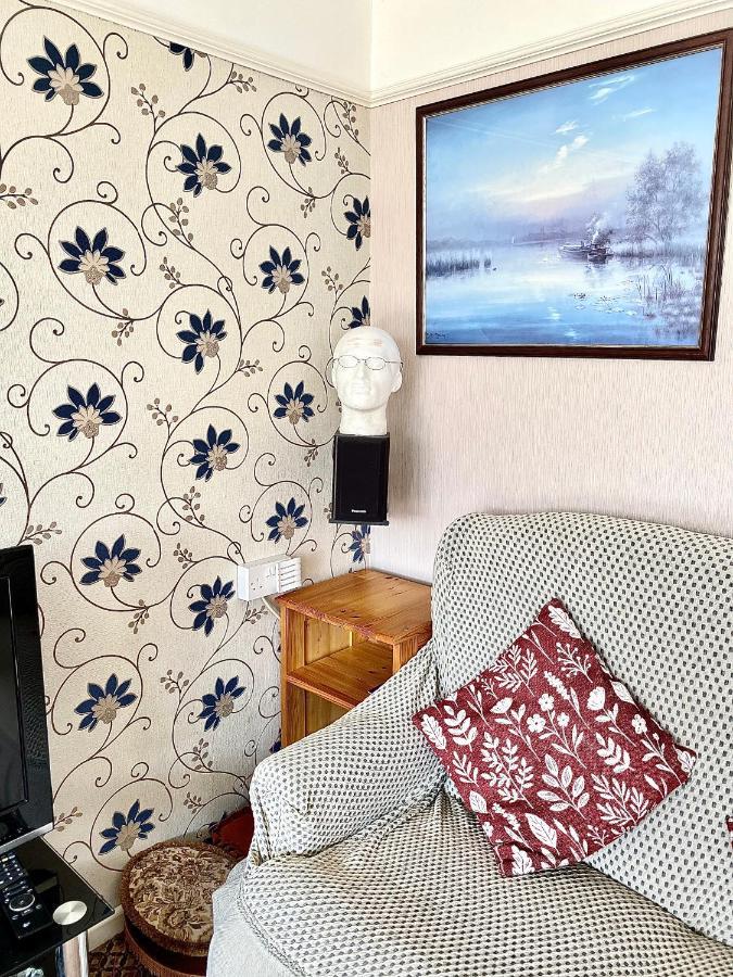 Quiet And Comfy 2- Bedroom Chalet, Walk To The Beach, Norfolk Great Yarmouth