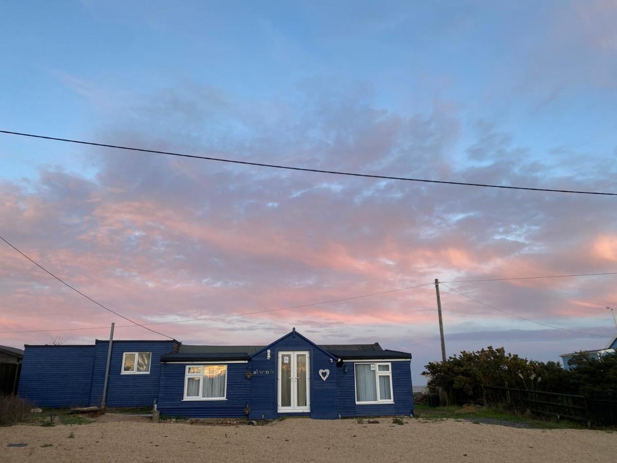 Quiet And Comfy 2- Bedroom Chalet, Walk To The Beach, Norfolk