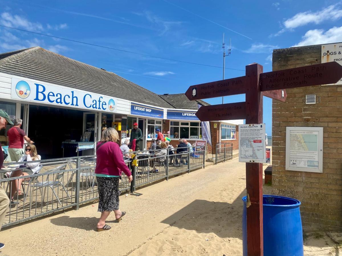 Quiet And Comfy 2- Bedroom Chalet, Walk To The Beach, Norfolk